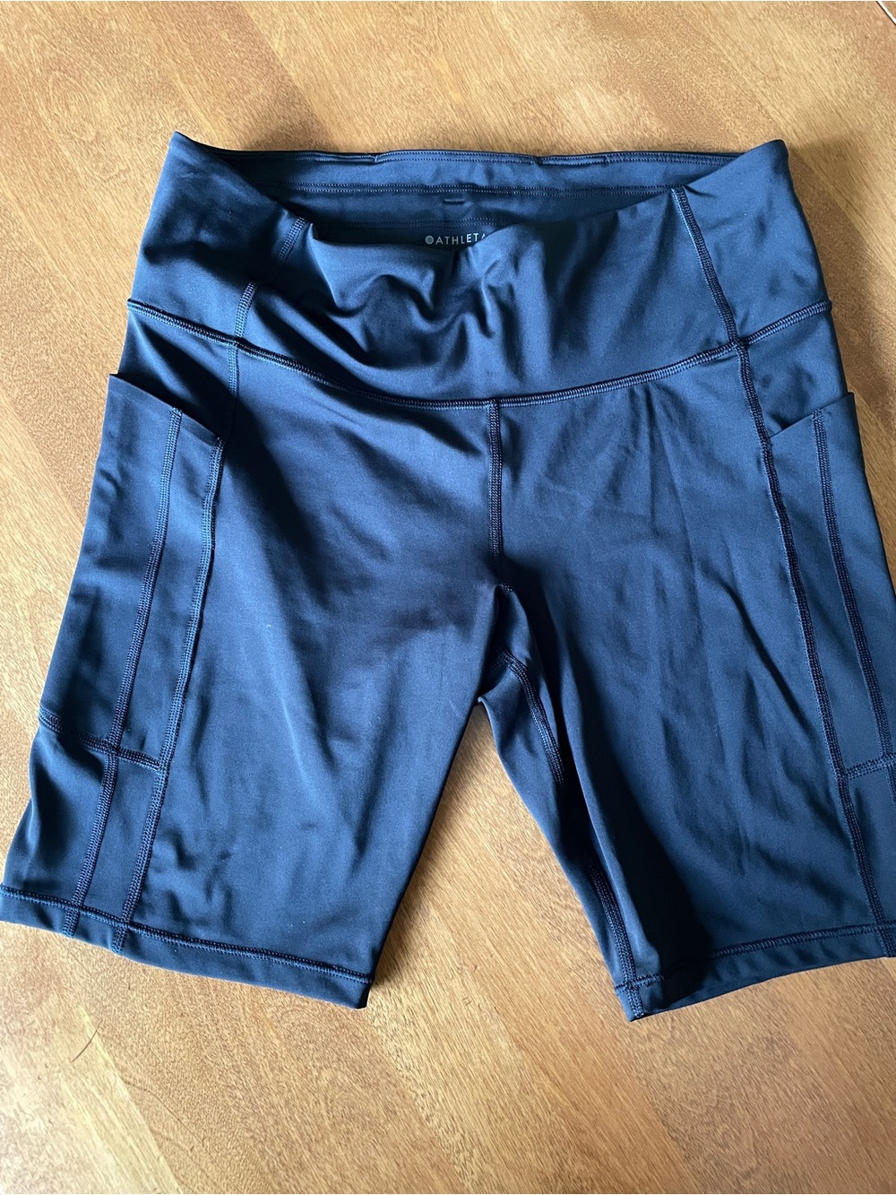 Athleta Black Bike Shorts Ultimate Stash 9” - Size Large
